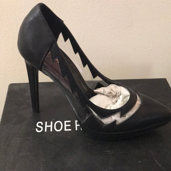 COPY - Never worn. Ladies pumps. - Picture 2 of 3